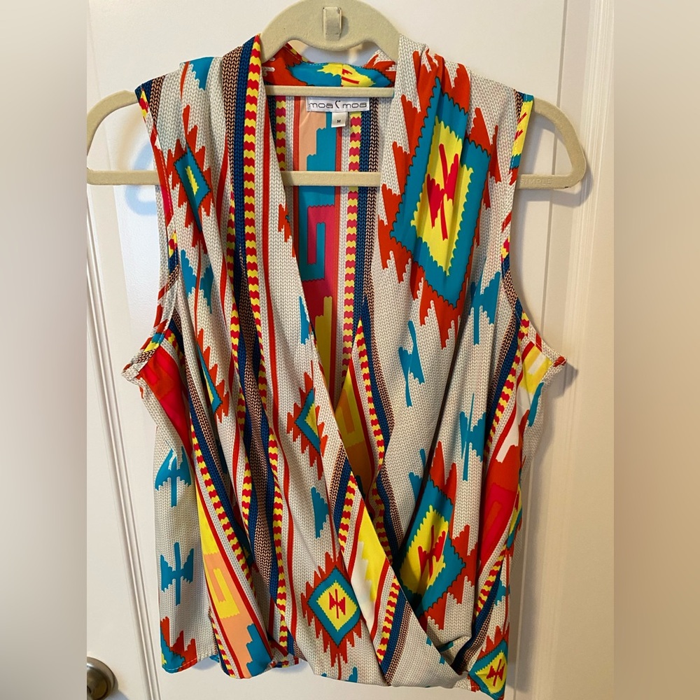 Moa Moa Juniors Aztec Design Colorful Top  Sz M